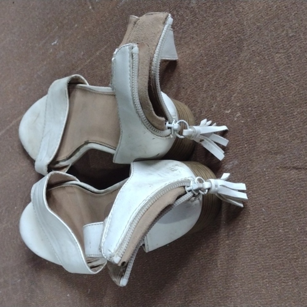 Shoes - Picture 3 of 3
